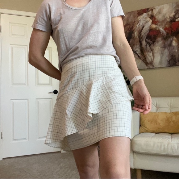 Joie Botan White Plaid Ruffle Tiered Mini Skirt, size 8 - Picture 10 of 16
